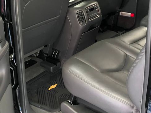 Used 2004 Chevrolet Avalanche Z71 w/ Sun And Sound Package AWD/4WD image 80