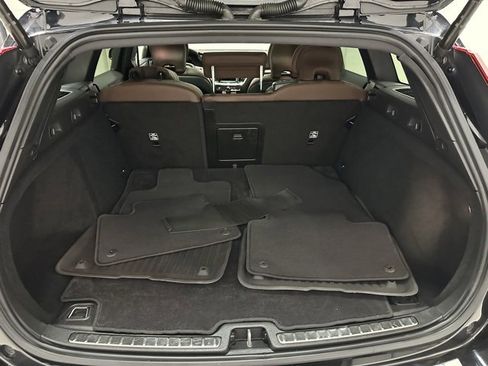 Used 2023 Volvo V60 B5 Cross Country Plus image 42
