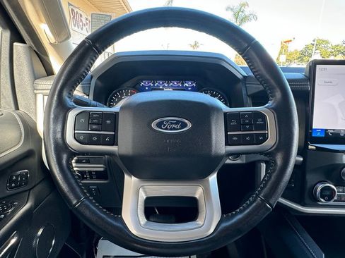 Used 2024 Ford Expedition XLT RWD image 11