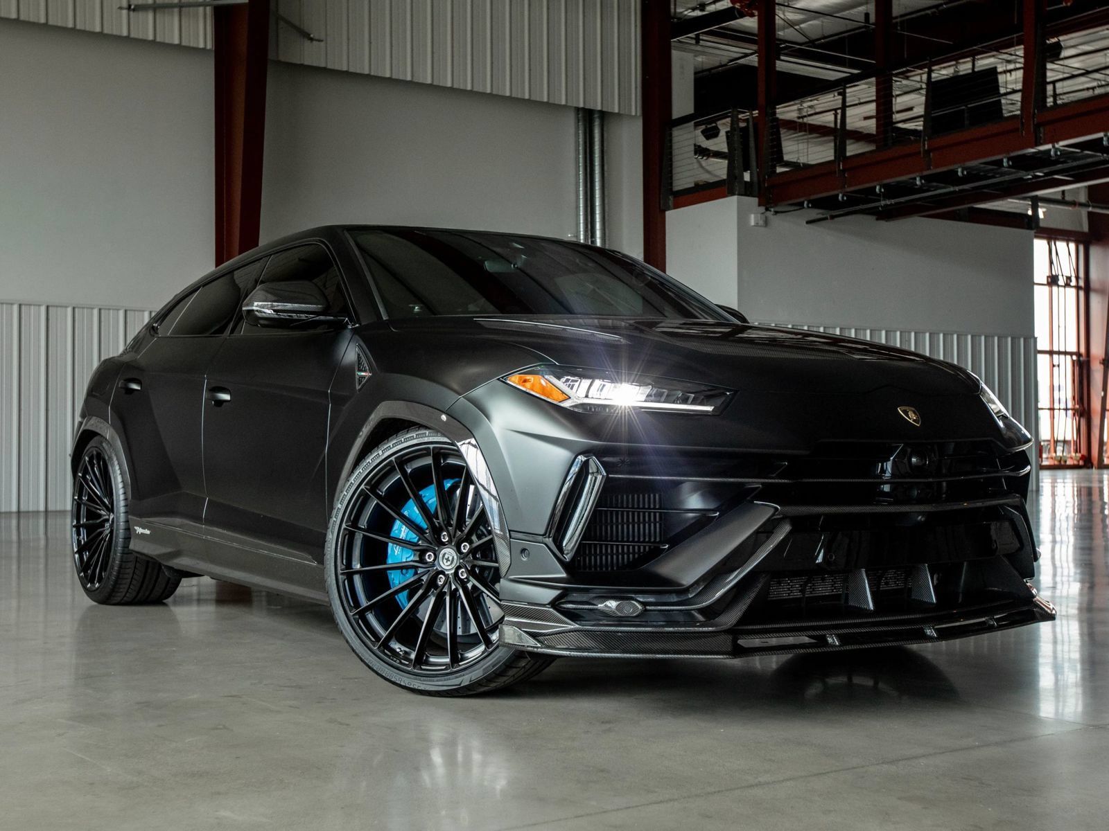 Used 2023 Lamborghini Urus Performante AWD/4WD image 1
