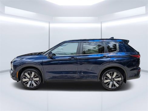 New 2025 Mitsubishi Outlander SE image 6