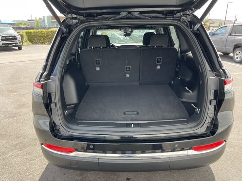 New 2025 Jeep Grand Cherokee Laredo w/ Luxury Tech Group I image 25