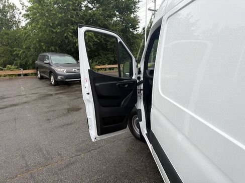 Used 2024 Mercedes-Benz Sprinter 2500 image 17
