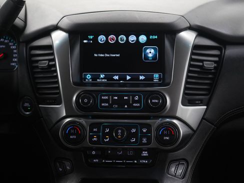 Used 2019 Chevrolet Suburban LT image 16