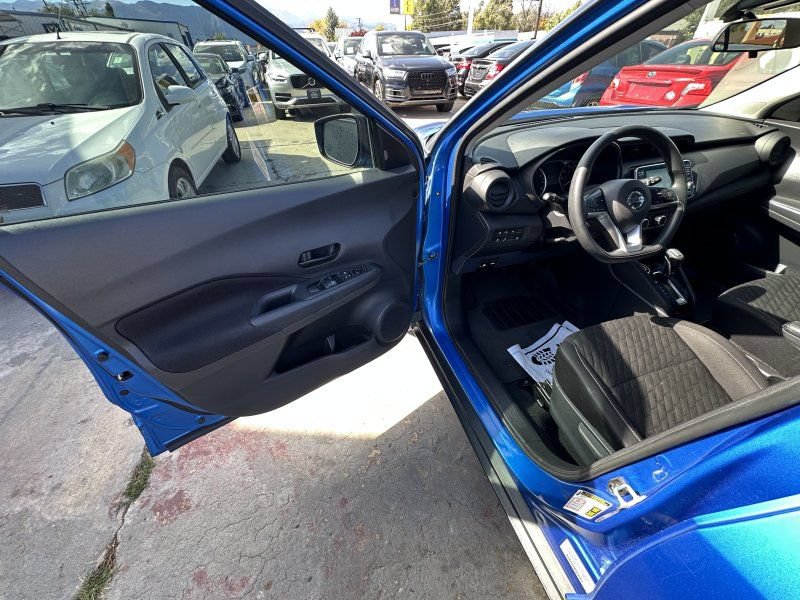 Used 2021 Nissan Kicks S FWD image 11