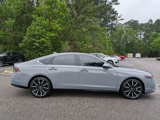 Used 2025 Honda Accord Touring video 4