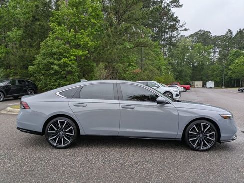 Used 2025 Honda Accord Touring image 4