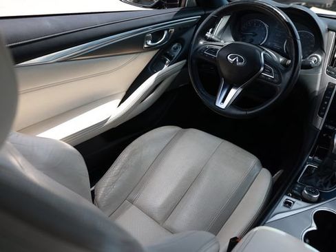 Used 2017 INFINITI Q60 3.0t w/ Premium Plus Package 3.0T RWD image 23