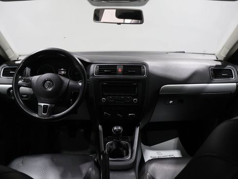 Used 2013 Volkswagen Jetta SE image 16