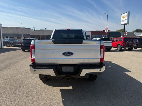Used 2019 Ford F250 XLT w/ XLT Value Package AWD/4WD image 5