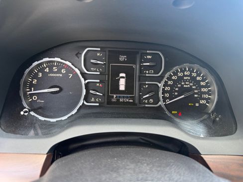 Used 2021 Toyota Tundra Limited w/ Limited Premium Package AWD/4WD image 11
