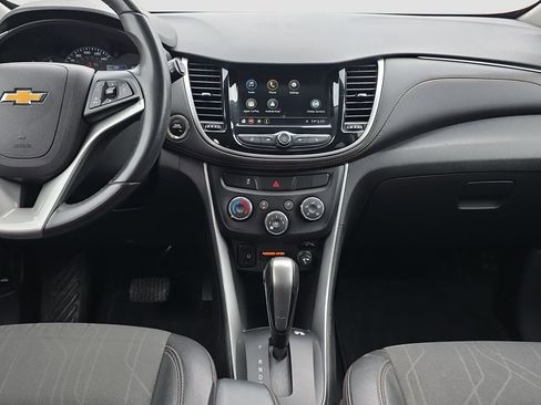 Used 2019 Chevrolet Trax LT w/ LT Convenience Package AWD/4WD image 14
