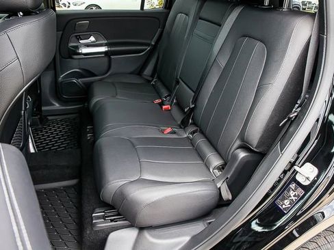 Used 2024 Mercedes-Benz GLB 250 image 19