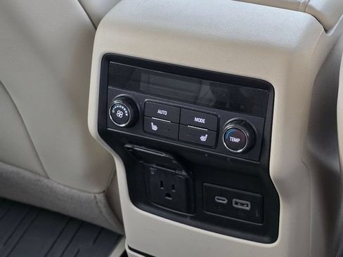 Used 2023 GMC Acadia Denali w/ Denali Ultimate Package FWD image 19