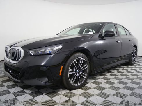 Certified 2026 BMW 530i image 7