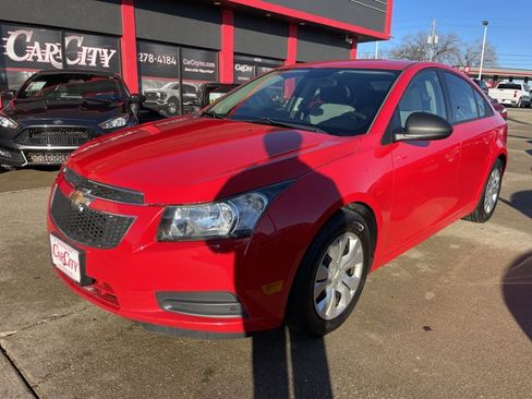 Used 2014 Chevrolet Cruze LS FWD image 1