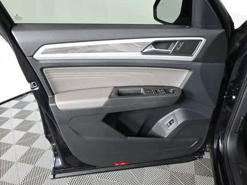 Certified 2023 Volkswagen Atlas Cross Sport SE w/ Black Wheel Package image 20