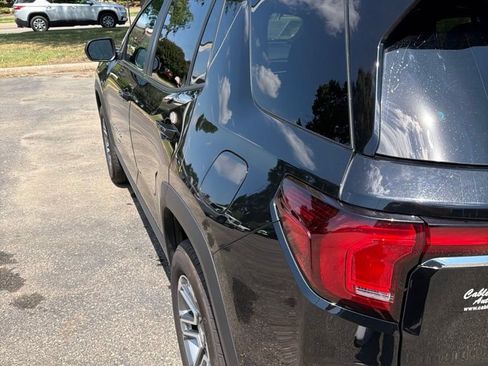 Used 2025 GMC Terrain Elevation AWD/4WD image 11