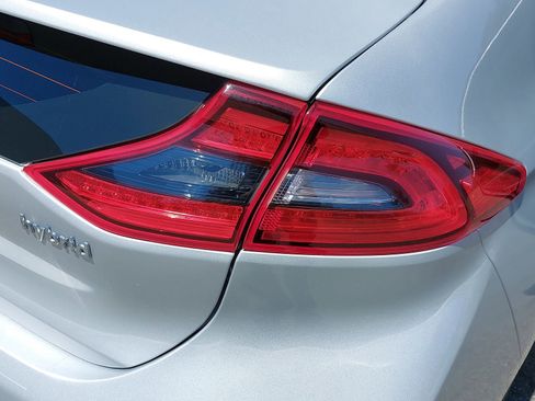 Used 2019 Hyundai Ioniq Limited FWD image 39