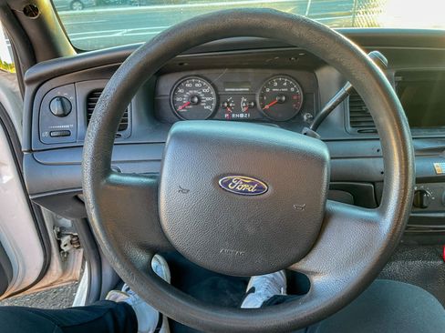 Used 2008 Ford Crown Victoria Police Interceptor RWD image 8