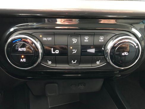 Used 2025 Chevrolet Trax ACTIV w/ Driver Confidence Package FWD image 23