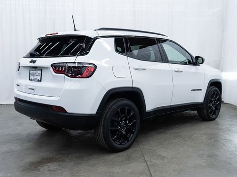 New 2026 Jeep Compass Latitude image 6
