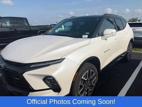 Used 2024 Chevrolet Blazer RS w/ Driver Confidence II Package FWD image 2
