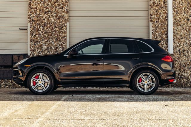 Used 2012 Porsche Cayenne Turbo AWD/4WD image 35
