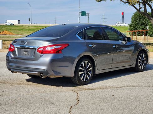 Used 2017 Nissan Altima 2.5 SV image 5