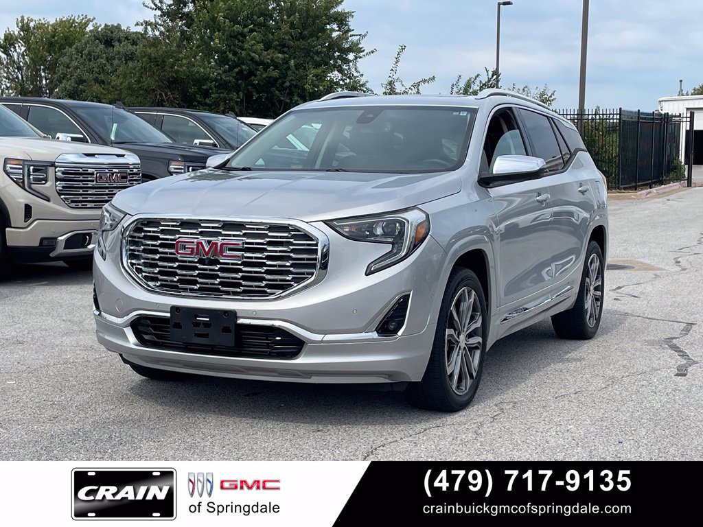 Used 2018 GMC Terrain Denali w/ Advanced Safety Package FWD image 3