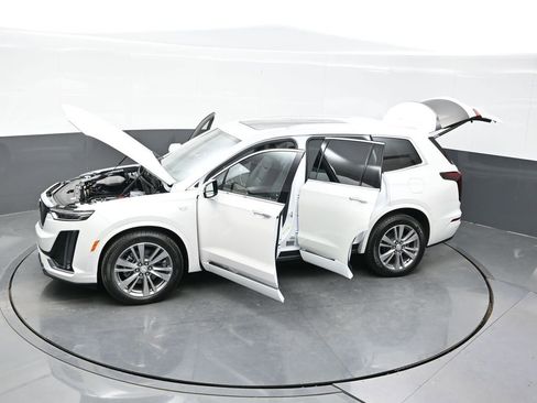 Certified 2025 Cadillac XT6 Premium Luxury w/ Platinum Package AWD/4WD image 42