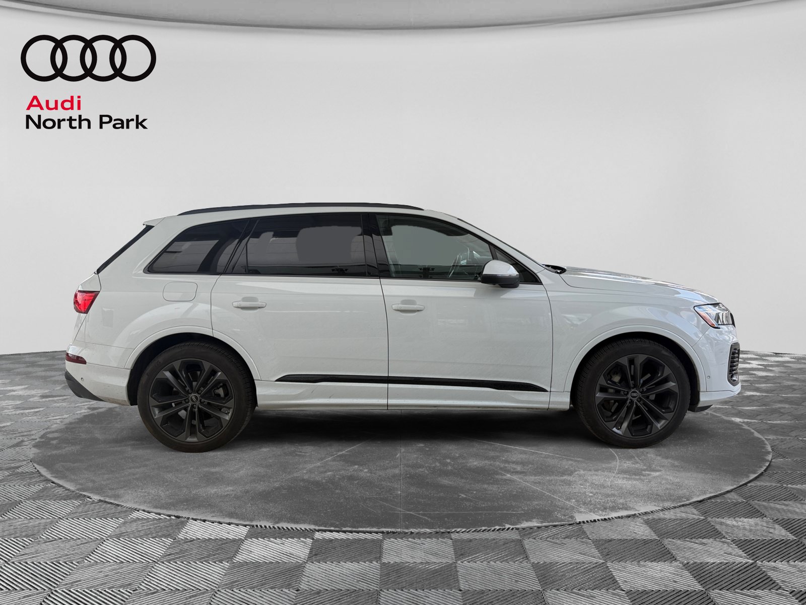 Used 2025 Audi Q7 3.0T Prestige AWD/4WD image 6