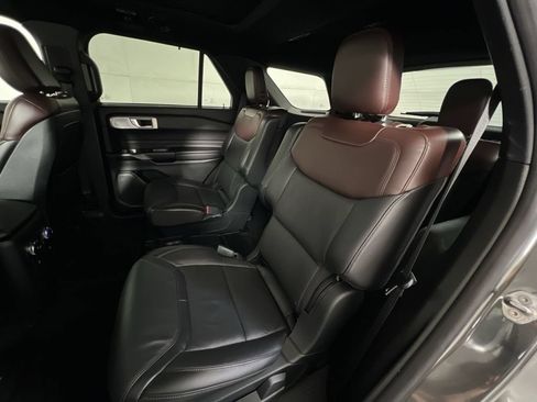 Used 2020 Ford Explorer Platinum w/ Premium Technology Package AWD/4WD image 25