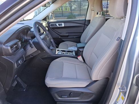 Used 2024 Ford Explorer 4WD image 9
