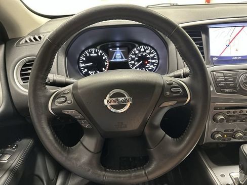 Used 2018 Nissan Pathfinder SL w/ Midnight Edition Package FWD image 18