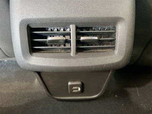 Used 2020 Chevrolet Equinox LS w/ LS Convenience Package image 24