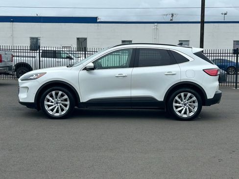 Certified 2022 Ford Escape Titanium w/ Titanium Elite Package AWD/4WD image 8