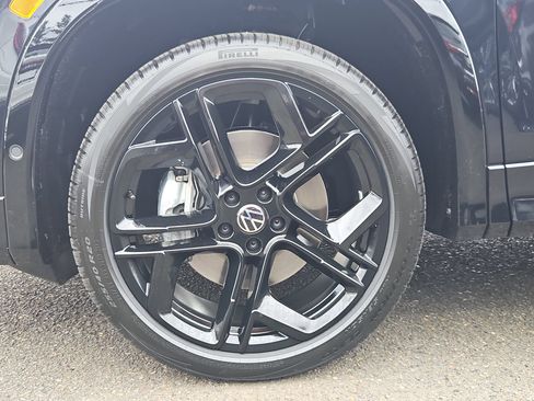 New 2026 Volkswagen Tiguan SE R-Line AWD/4WD image 32