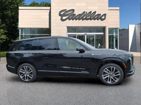 New 2027 Cadillac Vistiq Sport w/ LPO, Floor Liner Package AWD/4WD image 6