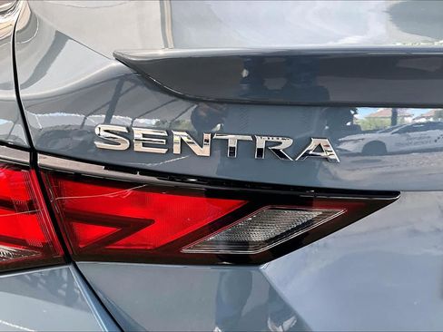 Used 2024 Nissan Sentra SR w/ SR Premium Package FWD image 10