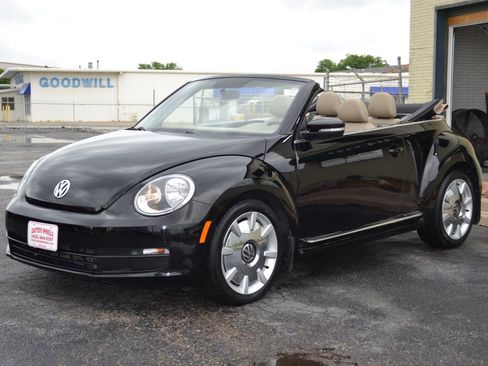 Used 2015 Volkswagen Beetle 1.8T FWD image 3