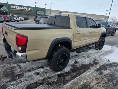 Used 2018 Toyota Tacoma TRD Off-Road image 5