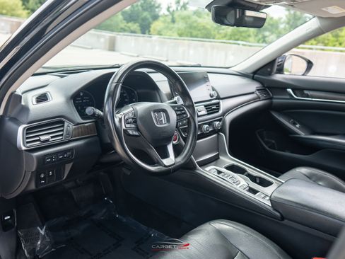 Used 2018 Honda Accord Touring image 13