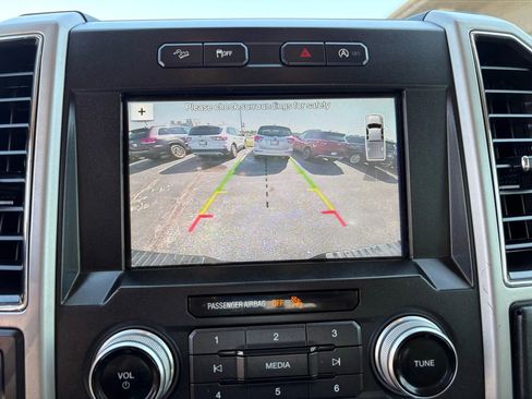 Used 2018 Ford F150 Lariat w/ Equipment Group 502A Luxury image 21