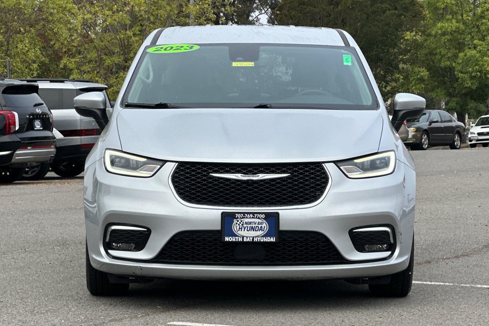 Used 2023 Chrysler Pacifica Touring-L FWD image 9