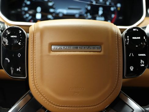 Used 2022 Land Rover Range Rover Long Wheelbase Autobiography image 18