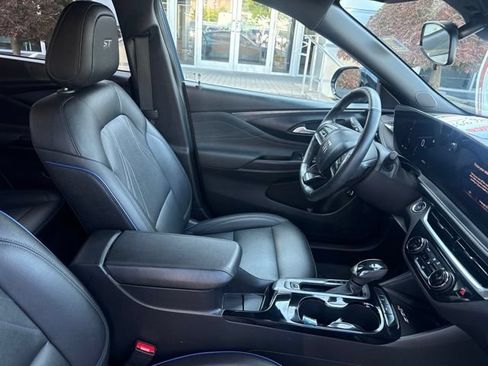 Used 2024 Buick Envista Sport Touring w/ Convenience I Package FWD image 26