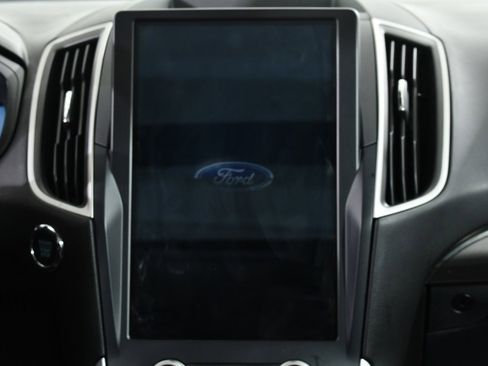 Used 2022 Ford Edge SEL w/ Convenience Package image 9