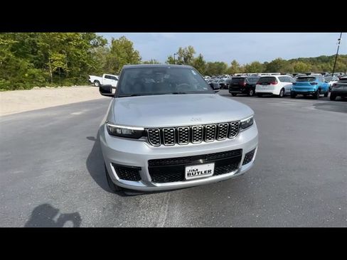 Used 2024 Jeep Grand Cherokee L Summit w/ Advanced Protech Group IV AWD/4WD image 4