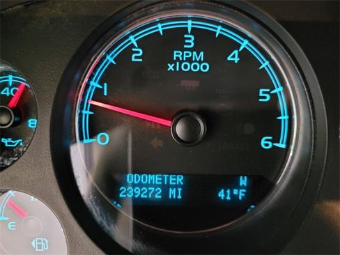 Used 2010 Chevrolet Tahoe LS image 28